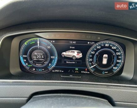 Серый Фольксваген e-Golf, объемом двигателя 0 л и пробегом 97 тыс. км за 15500 $, фото 13 на Automoto.ua