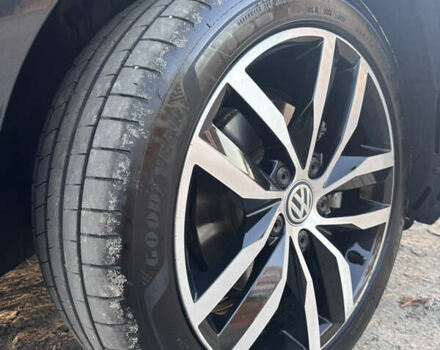 Серый Фольксваген e-Golf, объемом двигателя 0 л и пробегом 93 тыс. км за 15000 $, фото 12 на Automoto.ua