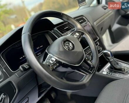 Серый Фольксваген e-Golf, объемом двигателя 0 л и пробегом 100 тыс. км за 12300 $, фото 38 на Automoto.ua