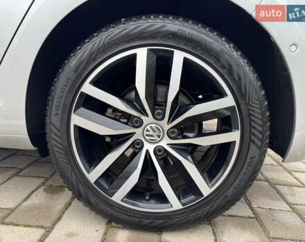 Серый Фольксваген e-Golf, объемом двигателя 0 л и пробегом 91 тыс. км за 15099 $, фото 122 на Automoto.ua