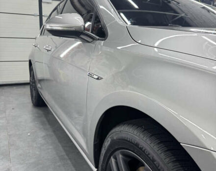 Серый Фольксваген e-Golf, объемом двигателя 0 л и пробегом 87 тыс. км за 14999 $, фото 2 на Automoto.ua