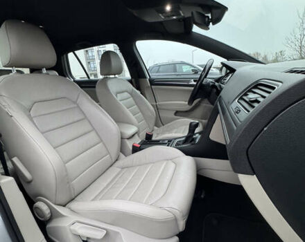 Серый Фольксваген e-Golf, объемом двигателя 0 л и пробегом 91 тыс. км за 15099 $, фото 101 на Automoto.ua