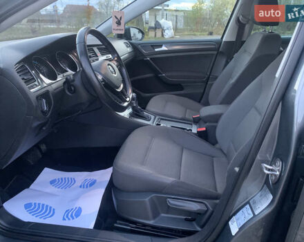 Серый Фольксваген e-Golf, объемом двигателя 0 л и пробегом 127 тыс. км за 11950 $, фото 33 на Automoto.ua