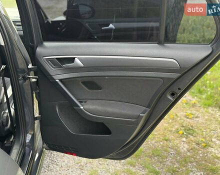 Серый Фольксваген e-Golf, объемом двигателя 0 л и пробегом 79 тыс. км за 12500 $, фото 22 на Automoto.ua