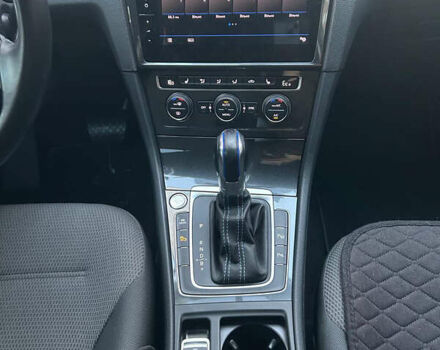 Серый Фольксваген e-Golf, объемом двигателя 0 л и пробегом 62 тыс. км за 15300 $, фото 3 на Automoto.ua