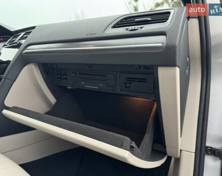 Серый Фольксваген e-Golf, объемом двигателя 0 л и пробегом 91 тыс. км за 15099 $, фото 104 на Automoto.ua