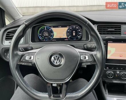 Серый Фольксваген e-Golf, объемом двигателя 0 л и пробегом 84 тыс. км за 15600 $, фото 45 на Automoto.ua