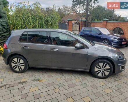 Серый Фольксваген e-Golf, объемом двигателя 0 л и пробегом 65 тыс. км за 13950 $, фото 25 на Automoto.ua