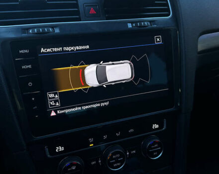 Серый Фольксваген e-Golf, объемом двигателя 0 л и пробегом 63 тыс. км за 14900 $, фото 22 на Automoto.ua