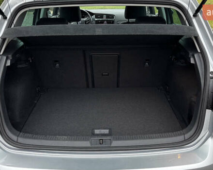 Серый Фольксваген e-Golf, объемом двигателя 0 л и пробегом 127 тыс. км за 14200 $, фото 11 на Automoto.ua