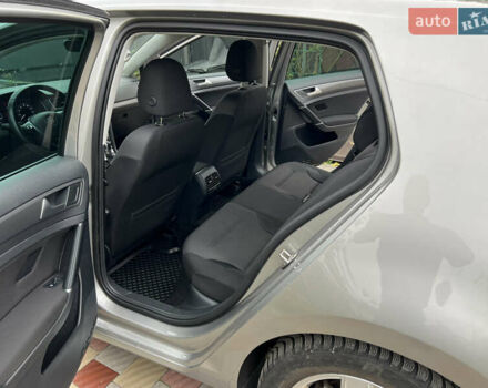 Серый Фольксваген e-Golf, объемом двигателя 0 л и пробегом 104 тыс. км за 13900 $, фото 13 на Automoto.ua