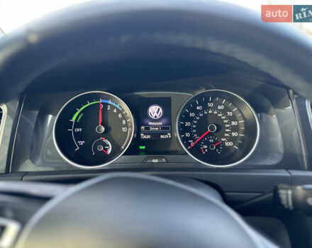 Серый Фольксваген e-Golf, объемом двигателя 0 л и пробегом 72 тыс. км за 14700 $, фото 13 на Automoto.ua