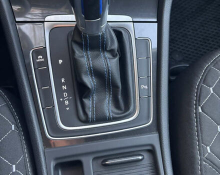 Серый Фольксваген e-Golf, объемом двигателя 0 л и пробегом 93 тыс. км за 15000 $, фото 22 на Automoto.ua