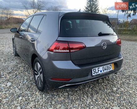 Серый Фольксваген e-Golf, объемом двигателя 0 л и пробегом 127 тыс. км за 11950 $, фото 16 на Automoto.ua