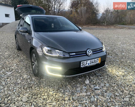 Серый Фольксваген e-Golf, объемом двигателя 0 л и пробегом 127 тыс. км за 11950 $, фото 19 на Automoto.ua