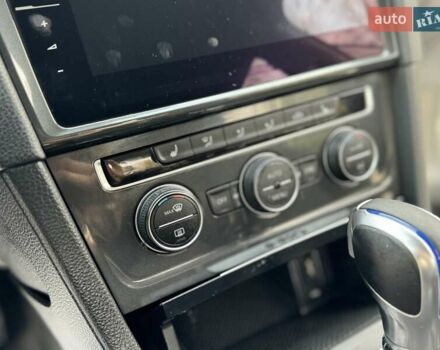 Серый Фольксваген e-Golf, объемом двигателя 0 л и пробегом 100 тыс. км за 12300 $, фото 36 на Automoto.ua