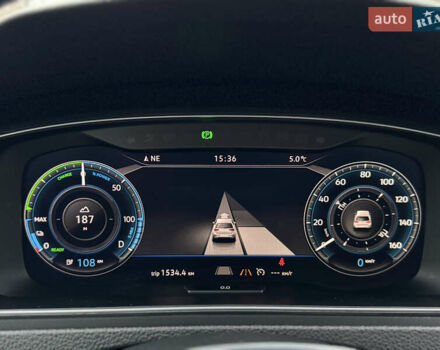 Серый Фольксваген e-Golf, объемом двигателя 0 л и пробегом 91 тыс. км за 15099 $, фото 82 на Automoto.ua