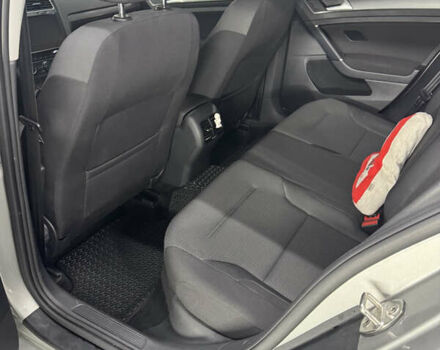 Серый Фольксваген e-Golf, объемом двигателя 0 л и пробегом 87 тыс. км за 14999 $, фото 12 на Automoto.ua