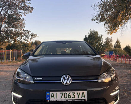 Серый Фольксваген e-Golf, объемом двигателя 0 л и пробегом 93 тыс. км за 15000 $, фото 1 на Automoto.ua