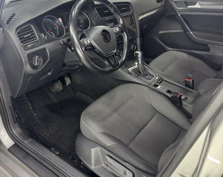 Серый Фольксваген e-Golf, объемом двигателя 0 л и пробегом 87 тыс. км за 14999 $, фото 11 на Automoto.ua