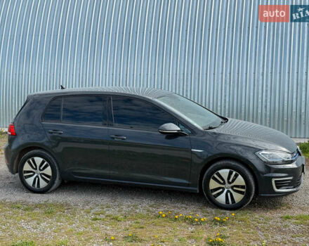 Серый Фольксваген e-Golf, объемом двигателя 0 л и пробегом 79 тыс. км за 12500 $, фото 4 на Automoto.ua