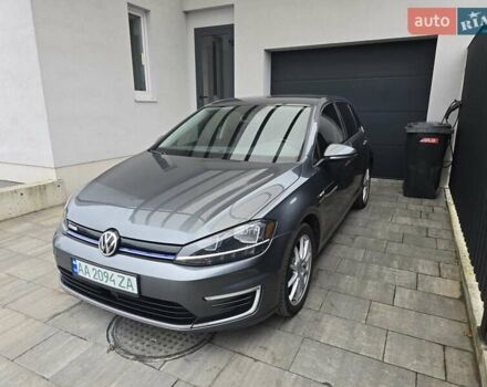 Серый Фольксваген e-Golf, объемом двигателя 0 л и пробегом 102 тыс. км за 14700 $, фото 1 на Automoto.ua