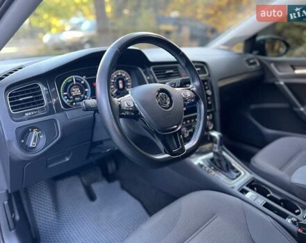 Сірий Фольксваген e-Golf, об'ємом двигуна 0 л та пробігом 141 тис. км за 13950 $, фото 10 на Automoto.ua