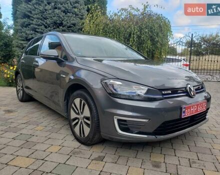 Серый Фольксваген e-Golf, объемом двигателя 0 л и пробегом 65 тыс. км за 13950 $, фото 26 на Automoto.ua