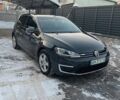 Серый Фольксваген e-Golf, объемом двигателя 0 л и пробегом 63 тыс. км за 12500 $, фото 1 на Automoto.ua