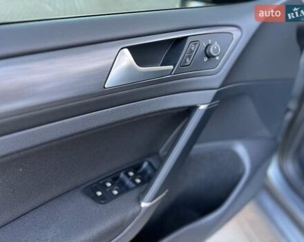 Сірий Фольксваген e-Golf, об'ємом двигуна 0 л та пробігом 141 тис. км за 13950 $, фото 20 на Automoto.ua