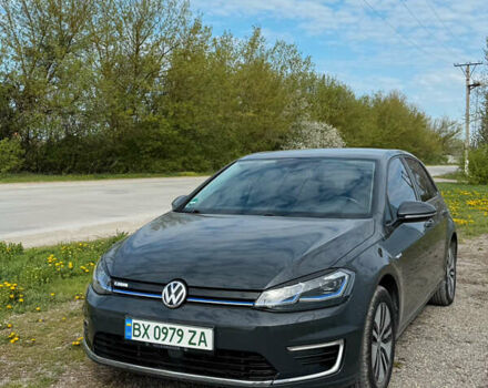Серый Фольксваген e-Golf, объемом двигателя 0 л и пробегом 79 тыс. км за 12500 $, фото 2 на Automoto.ua