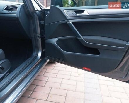 Серый Фольксваген e-Golf, объемом двигателя 0 л и пробегом 96 тыс. км за 11900 $, фото 15 на Automoto.ua