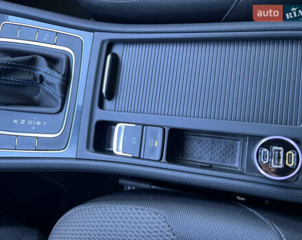Сірий Фольксваген e-Golf, об'ємом двигуна 0 л та пробігом 39 тис. км за 17200 $, фото 9 на Automoto.ua