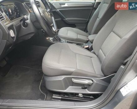 Серый Фольксваген e-Golf, объемом двигателя 0 л и пробегом 65 тыс. км за 13950 $, фото 42 на Automoto.ua