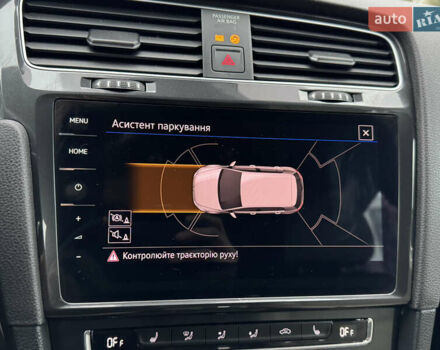 Серый Фольксваген e-Golf, объемом двигателя 0 л и пробегом 91 тыс. км за 15099 $, фото 83 на Automoto.ua