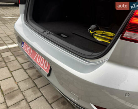 Серый Фольксваген e-Golf, объемом двигателя 0 л и пробегом 91 тыс. км за 15099 $, фото 110 на Automoto.ua