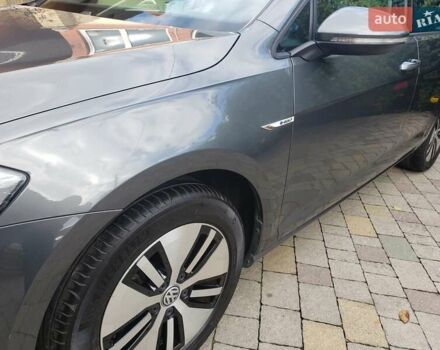 Серый Фольксваген e-Golf, объемом двигателя 0 л и пробегом 65 тыс. км за 13950 $, фото 4 на Automoto.ua