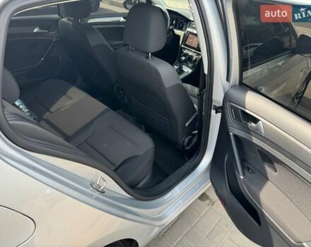 Серый Фольксваген e-Golf, объемом двигателя 0 л и пробегом 69 тыс. км за 13500 $, фото 10 на Automoto.ua