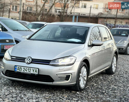 Серый Фольксваген e-Golf, объемом двигателя 0 л и пробегом 90 тыс. км за 14500 $, фото 3 на Automoto.ua
