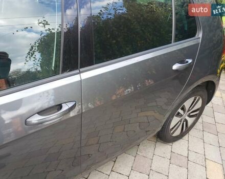 Серый Фольксваген e-Golf, объемом двигателя 0 л и пробегом 65 тыс. км за 13950 $, фото 7 на Automoto.ua
