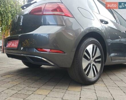 Серый Фольксваген e-Golf, объемом двигателя 0 л и пробегом 65 тыс. км за 13950 $, фото 24 на Automoto.ua
