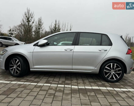 Серый Фольксваген e-Golf, объемом двигателя 0 л и пробегом 91 тыс. км за 15099 $, фото 9 на Automoto.ua