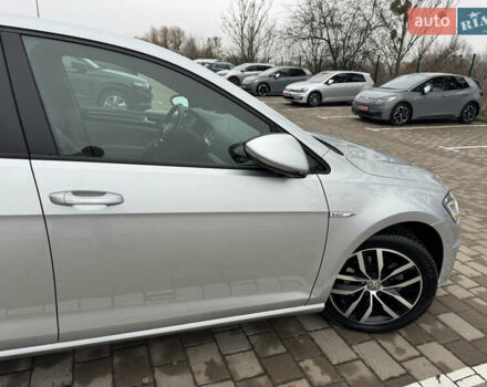Серый Фольксваген e-Golf, объемом двигателя 0 л и пробегом 91 тыс. км за 15099 $, фото 22 на Automoto.ua