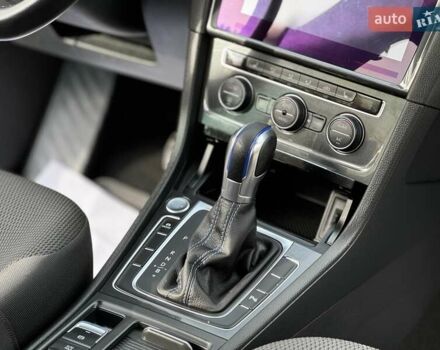 Серый Фольксваген e-Golf, объемом двигателя 0 л и пробегом 100 тыс. км за 12300 $, фото 42 на Automoto.ua
