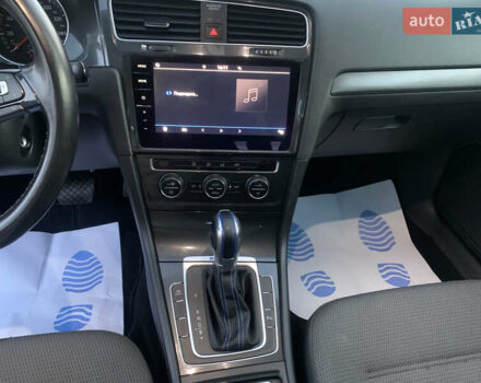 Серый Фольксваген e-Golf, объемом двигателя 0 л и пробегом 127 тыс. км за 11950 $, фото 36 на Automoto.ua