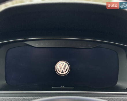 Серый Фольксваген e-Golf, объемом двигателя 0 л и пробегом 91 тыс. км за 15099 $, фото 79 на Automoto.ua