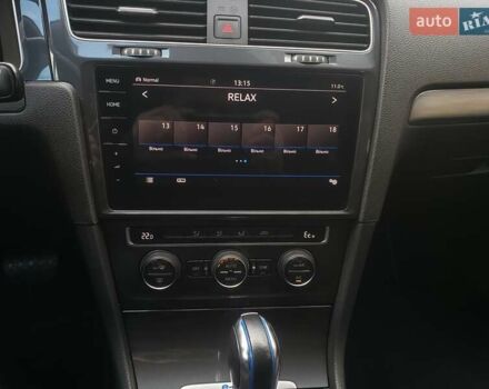 Серый Фольксваген e-Golf, объемом двигателя 0 л и пробегом 65 тыс. км за 13950 $, фото 64 на Automoto.ua