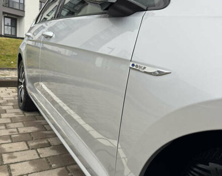 Серый Фольксваген e-Golf, объемом двигателя 0 л и пробегом 91 тыс. км за 15099 $, фото 26 на Automoto.ua