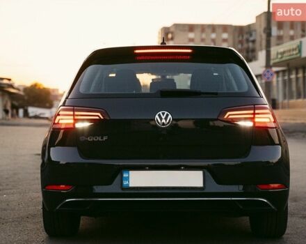 Серый Фольксваген e-Golf, объемом двигателя 0 л и пробегом 85 тыс. км за 14500 $, фото 6 на Automoto.ua
