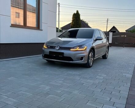 Серый Фольксваген e-Golf, объемом двигателя 0 л и пробегом 150 тыс. км за 13999 $, фото 1 на Automoto.ua